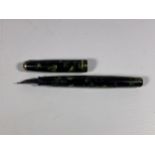 A VINTAGE WYVERN 14CT YELLOW GOLD NIBBED FOUNTAIN PEN