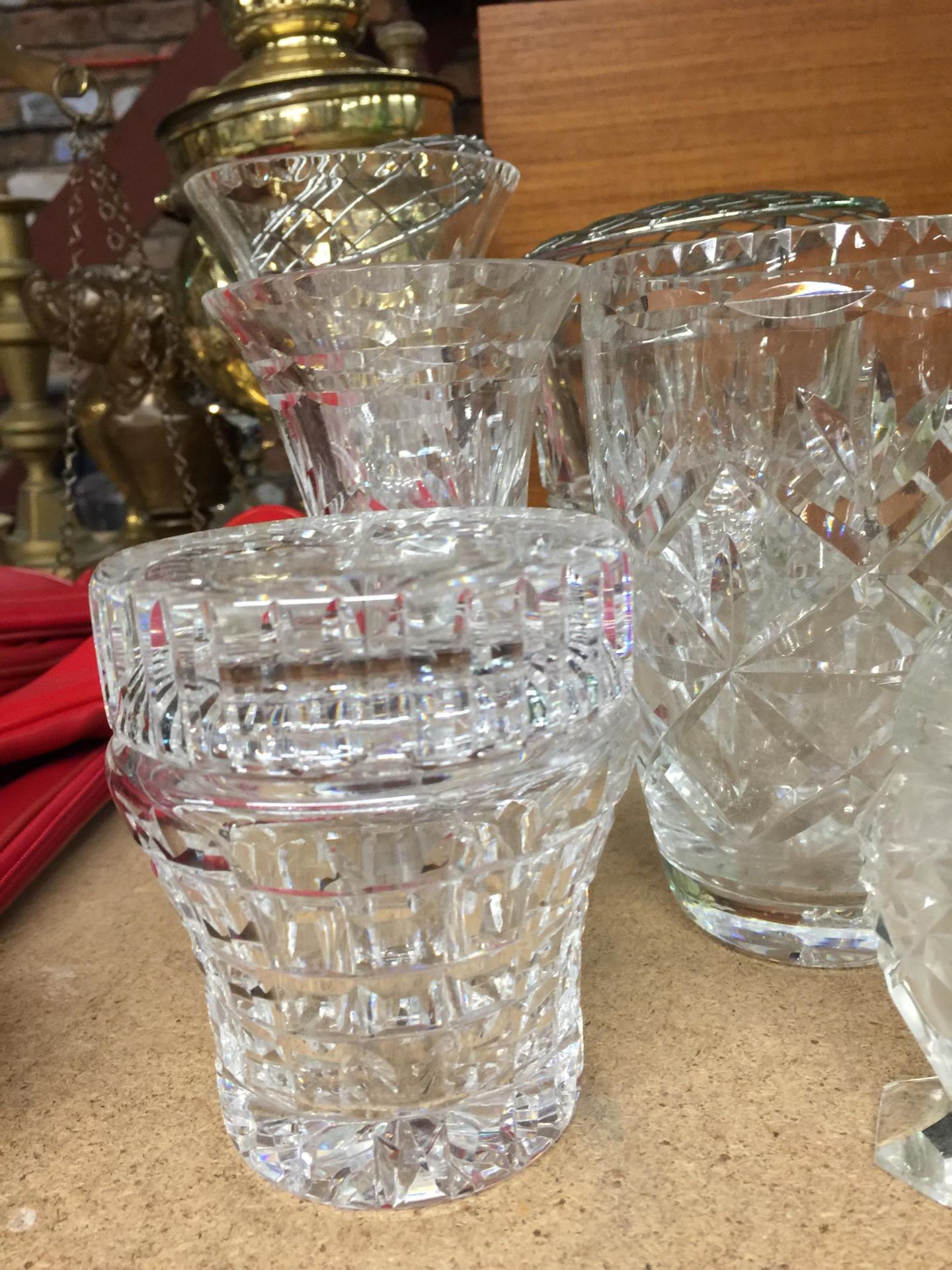 A QUANTITY OF CUT GLASS GLASSWARE TO INCLUDE VASES, ETC - Image 2 of 2