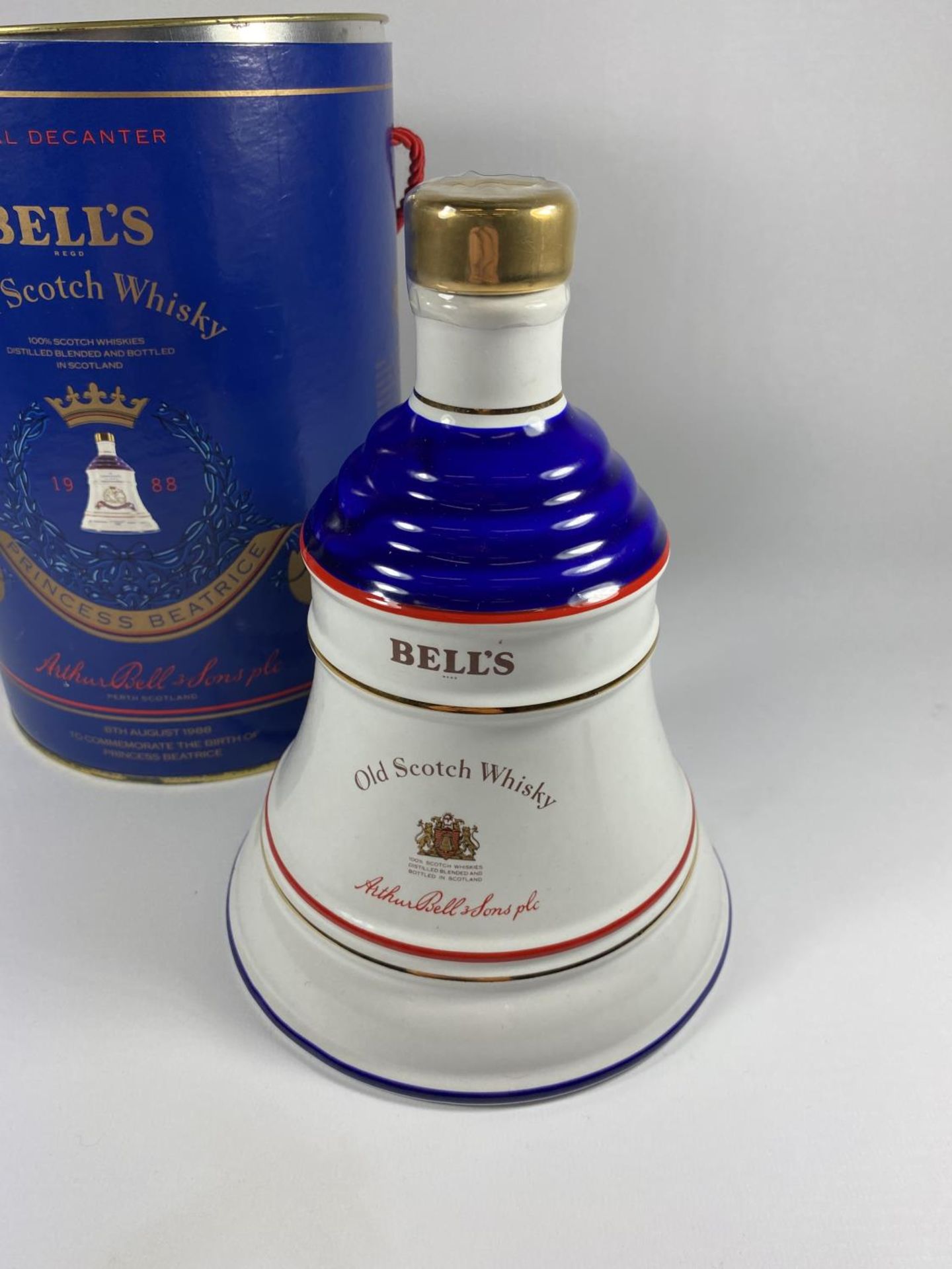 1 X BOXED BOTTLE - BELL'S OLD SCOTCH WHISKY 1988 PRINCESS BEATRICE ROYAL DECANTER WHISKY - Image 3 of 3