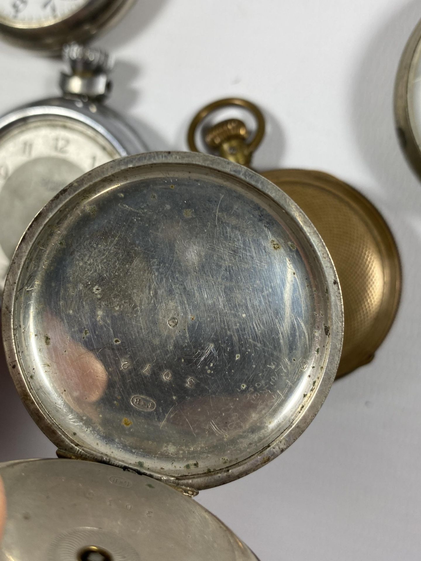 A GROUP OF FIVE POCKET WATCHES TO INCLUDE A TIGER 8 DAY EXAMPLE ETC - Bild 3 aus 4
