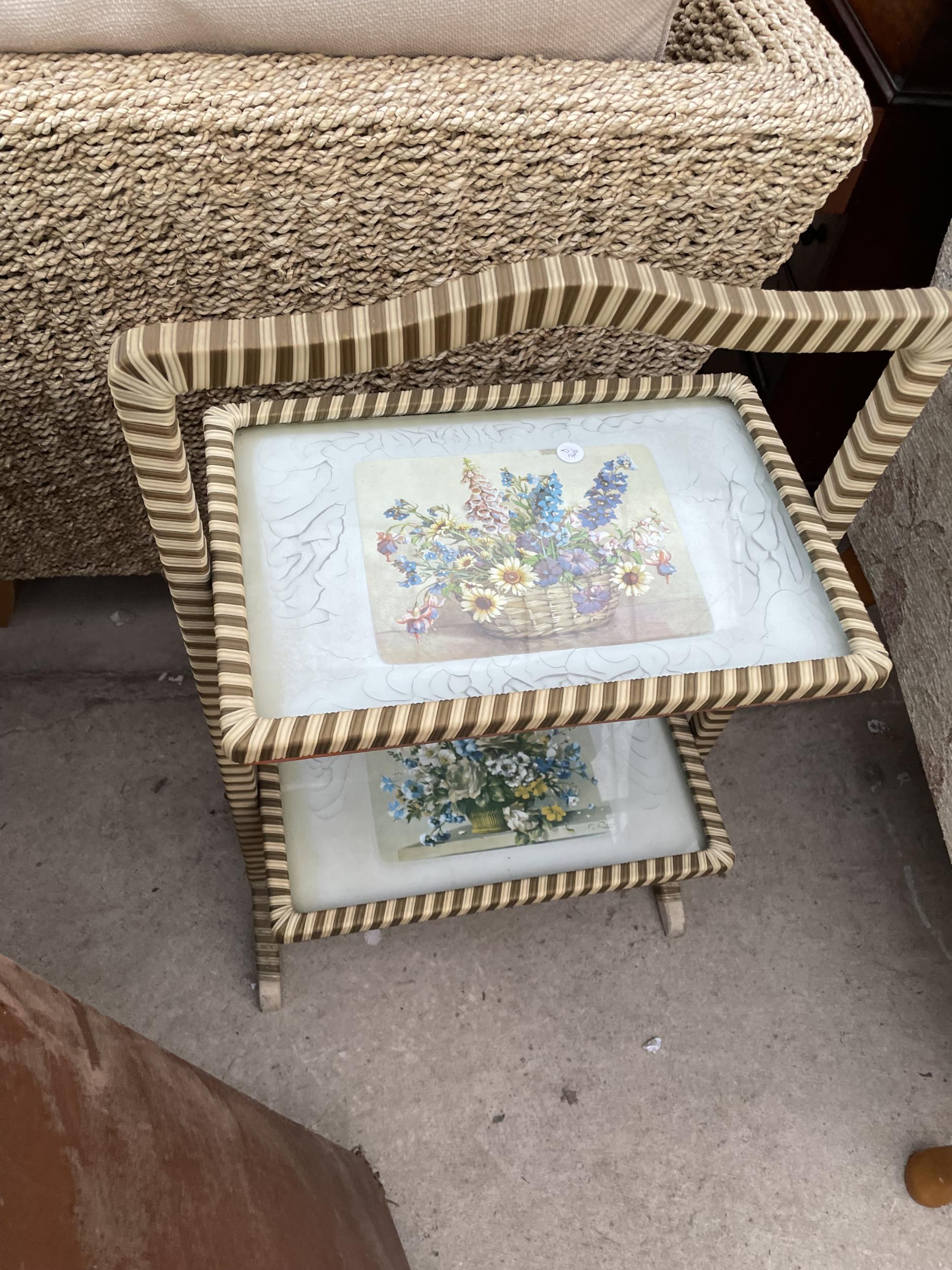 A MID 20TH CENTURY MAHOGANY TILT-TOP FIRESCREEN/TABLE WITH WOOLWORK TOP, 1960'S FOLDING AFTERNOON - Image 4 of 4