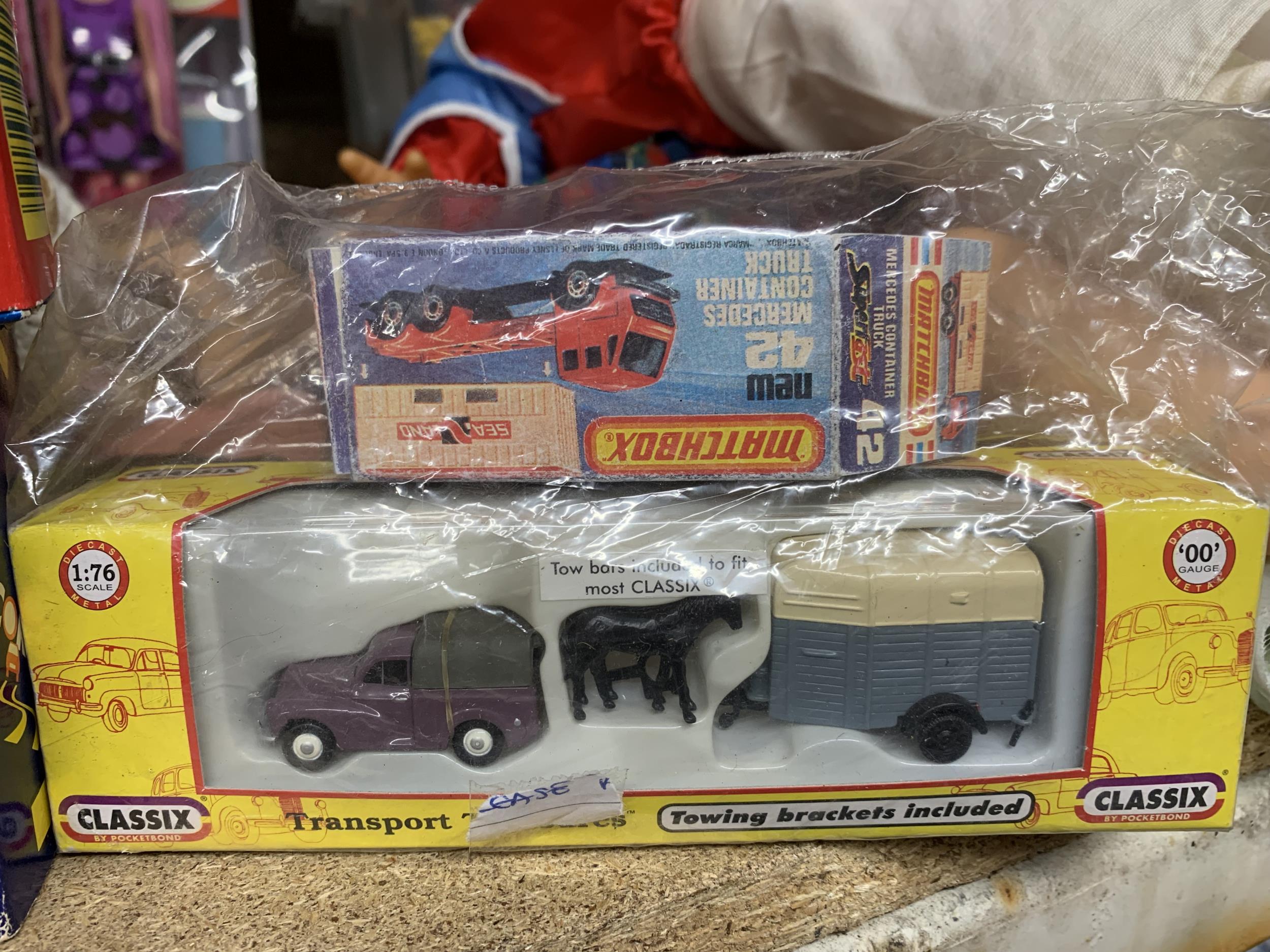 FOUR BOXED DIECAST VEHICLES, MATCHBOX SUPERFAST TRUCK, CLASSIX 1/76 SCALE TRANSPORT TREASURES, CORGI - Image 3 of 3