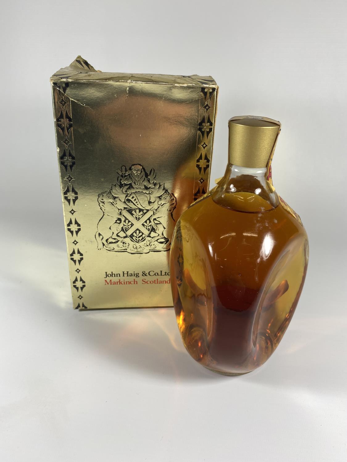 A BOXED DIMPLE DE LUXE SCOTCH WHISKY 70 PROOF 26 2/3 FL.OZS. PROCEEDS TO BE DONATED TO EAST CHESHIRE - Image 3 of 3