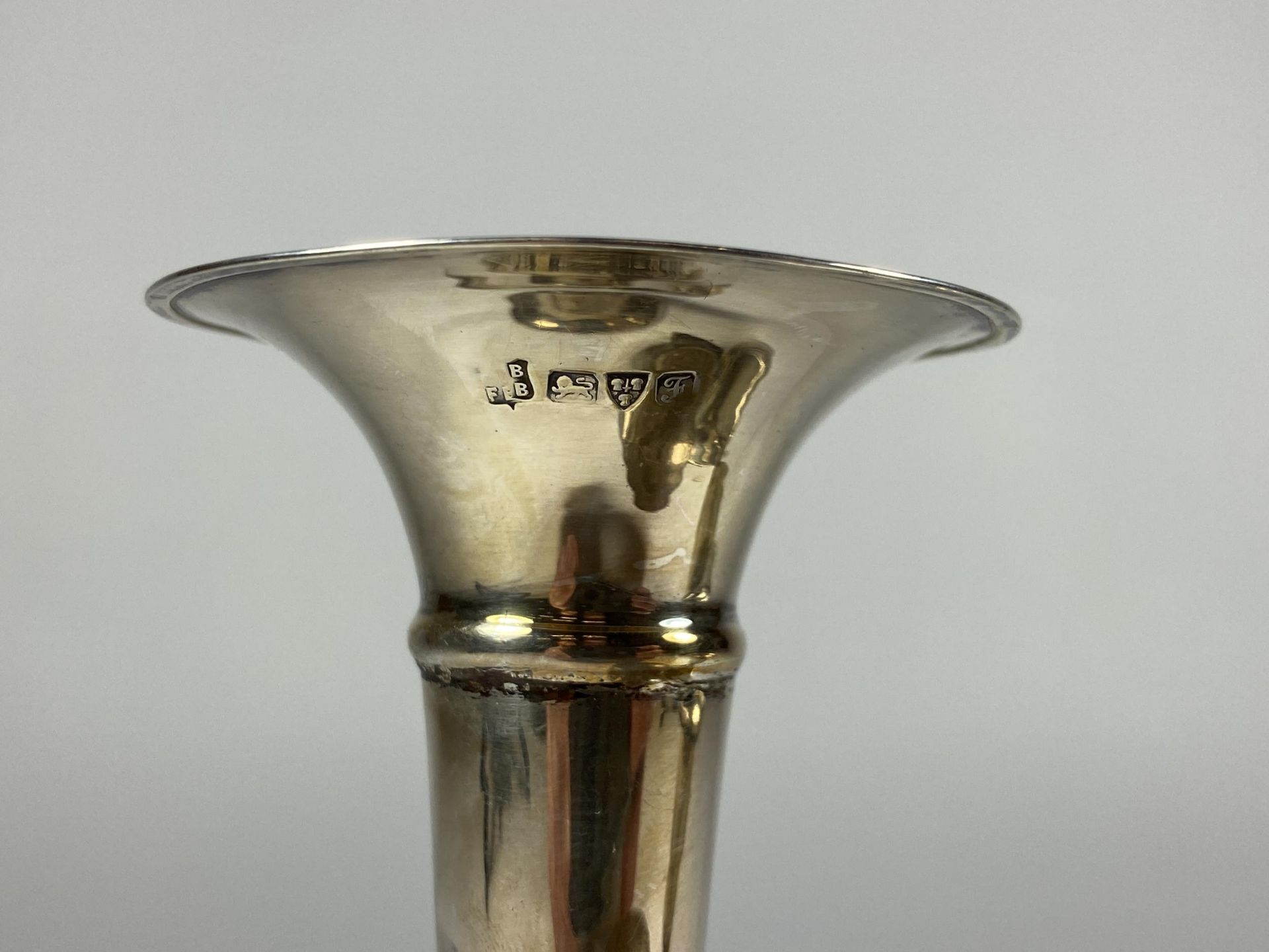 THREE HALLMARKED SILVER ITEMS - POSY VASE, CANDLESTICK AND PERFUME BOTTLE - Image 3 of 4