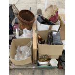 AN ASSORTMENT OF HOUSEHOLD CLEARANCE ITEMS TO INCLUDE CERAMICS AND GLASS WARE ETC