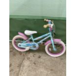 A GIRLS SCHWINN GTEAM BIKE