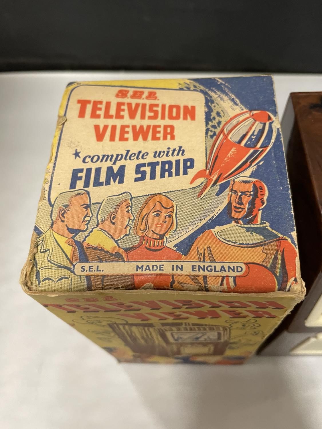 A VINTAGE BOXED S.E.L TELEVISION VIEWER - Image 2 of 3