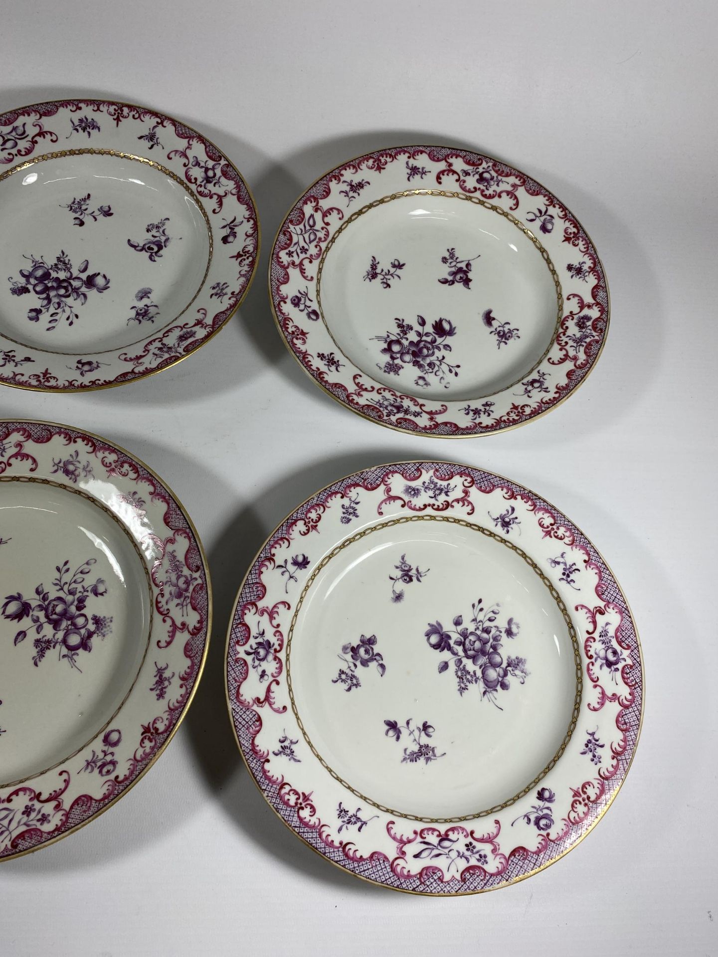 A SET OF SIX EARLY-MID 19TH CENTURY PORCELAIN HAND PAINTED DISHES, UNMARKED, DIAMETER 23CM - Image 4 of 5