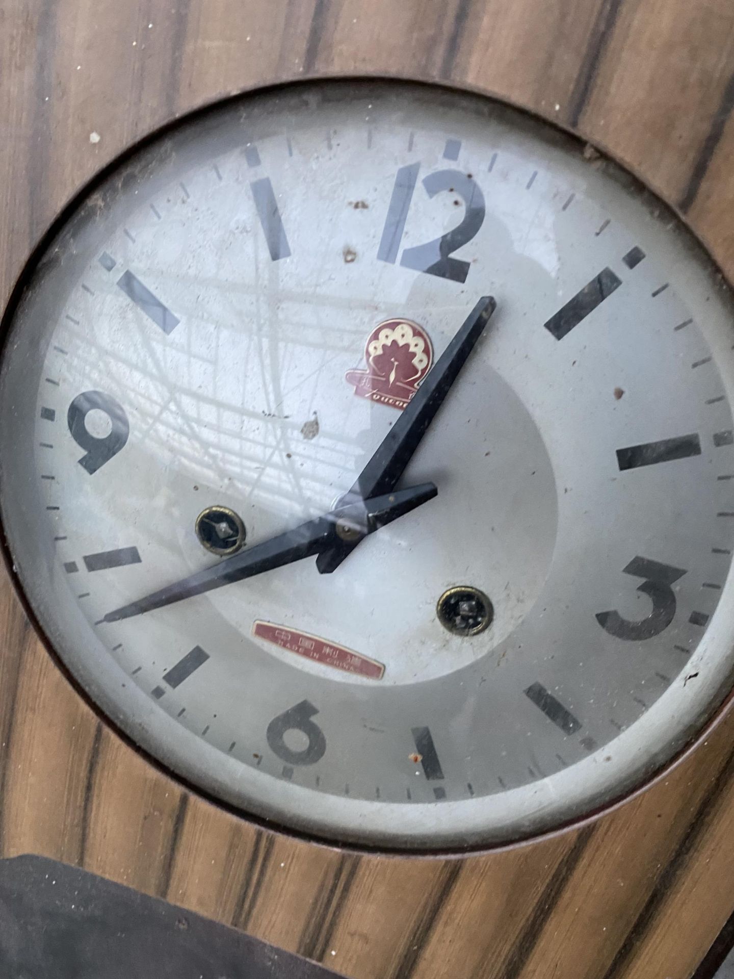 A WALL CLOCK AND A VINTAGE WOODEN CASED MANTEL CLOCK - Image 4 of 4