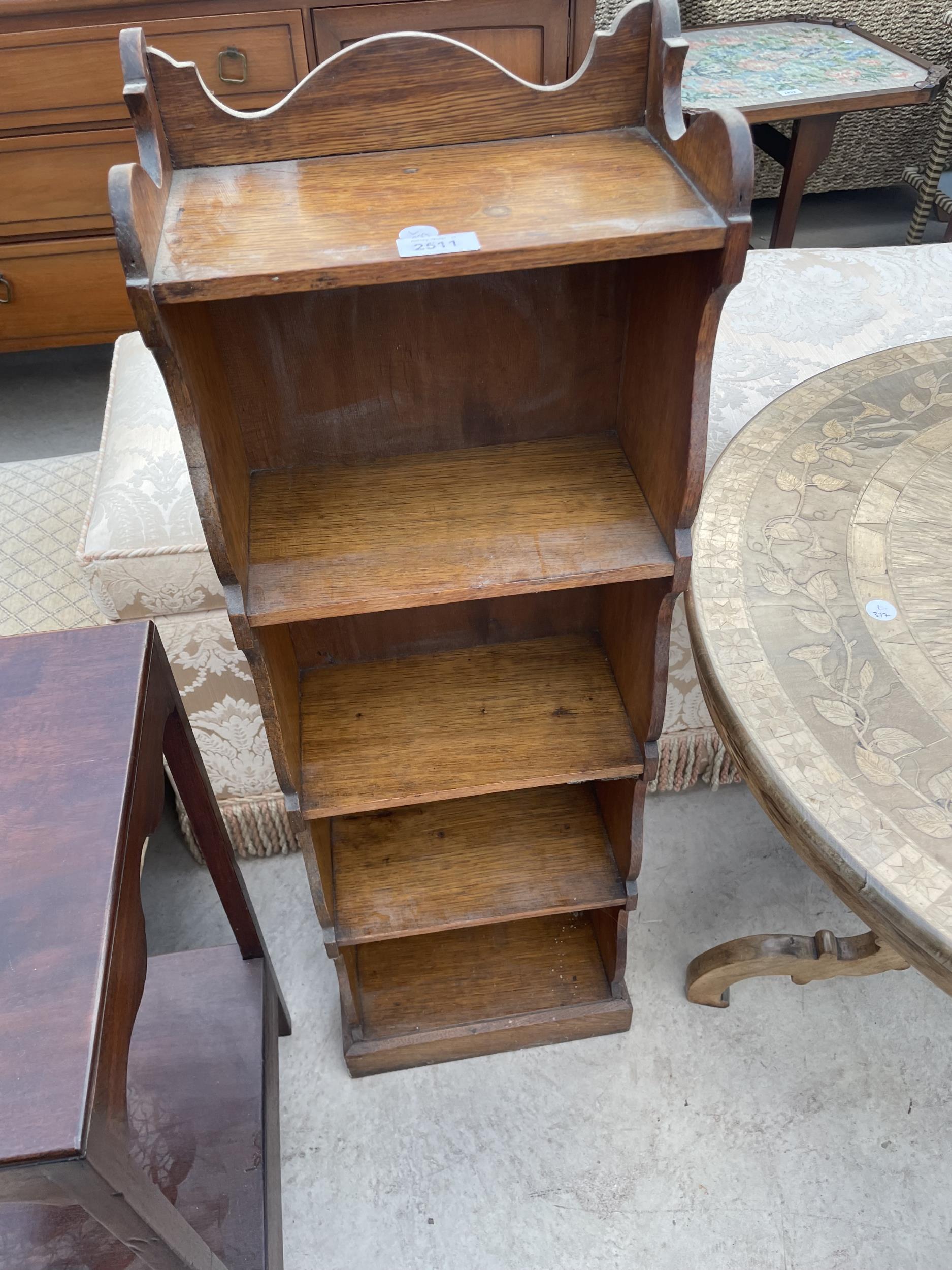 A MID 20TH CENTURY OAK FIVE TIER OPEN BOOKCASE, 11.5" WIDE