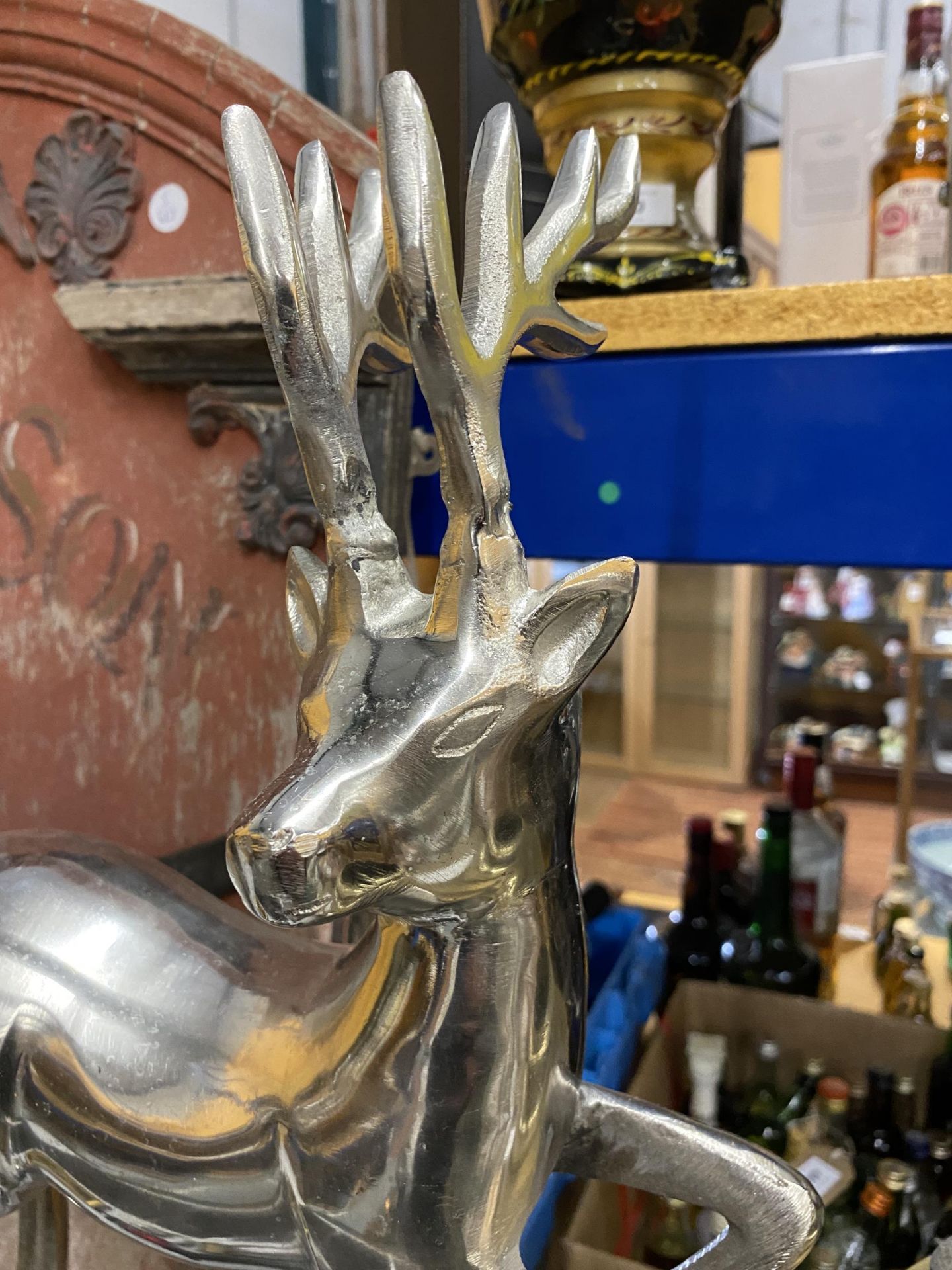 A LARGE CHROME EFFECT MODEL OF A DEER ON STAND, HEIGHT 71CM - Image 2 of 2