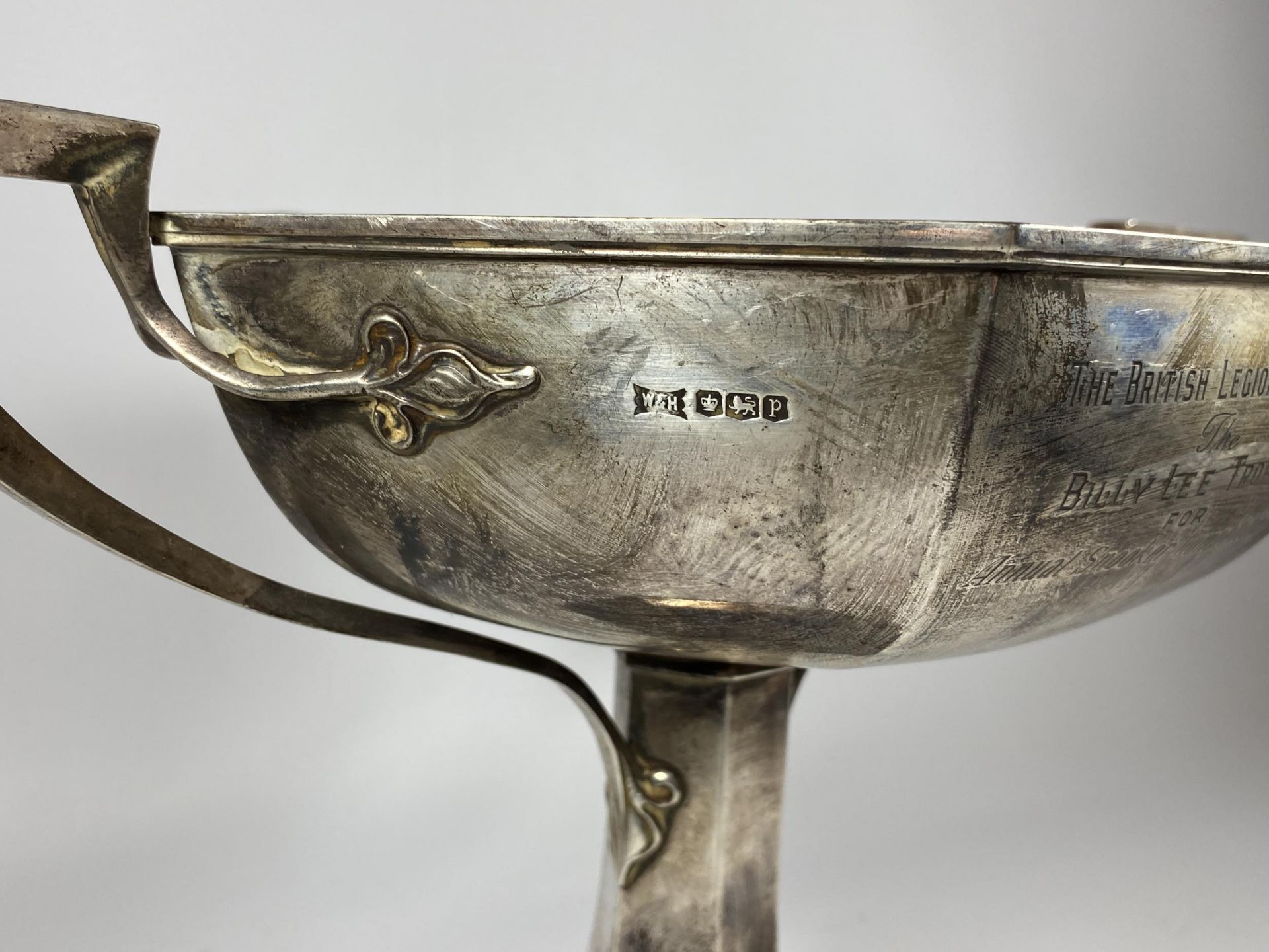 A GEORGE V SOLID SILVER TWIN HANDLED TROPHY CUP, HALLMARKS FOR WALKER & HALL, SHEFFIELD, 1932, - Image 3 of 5