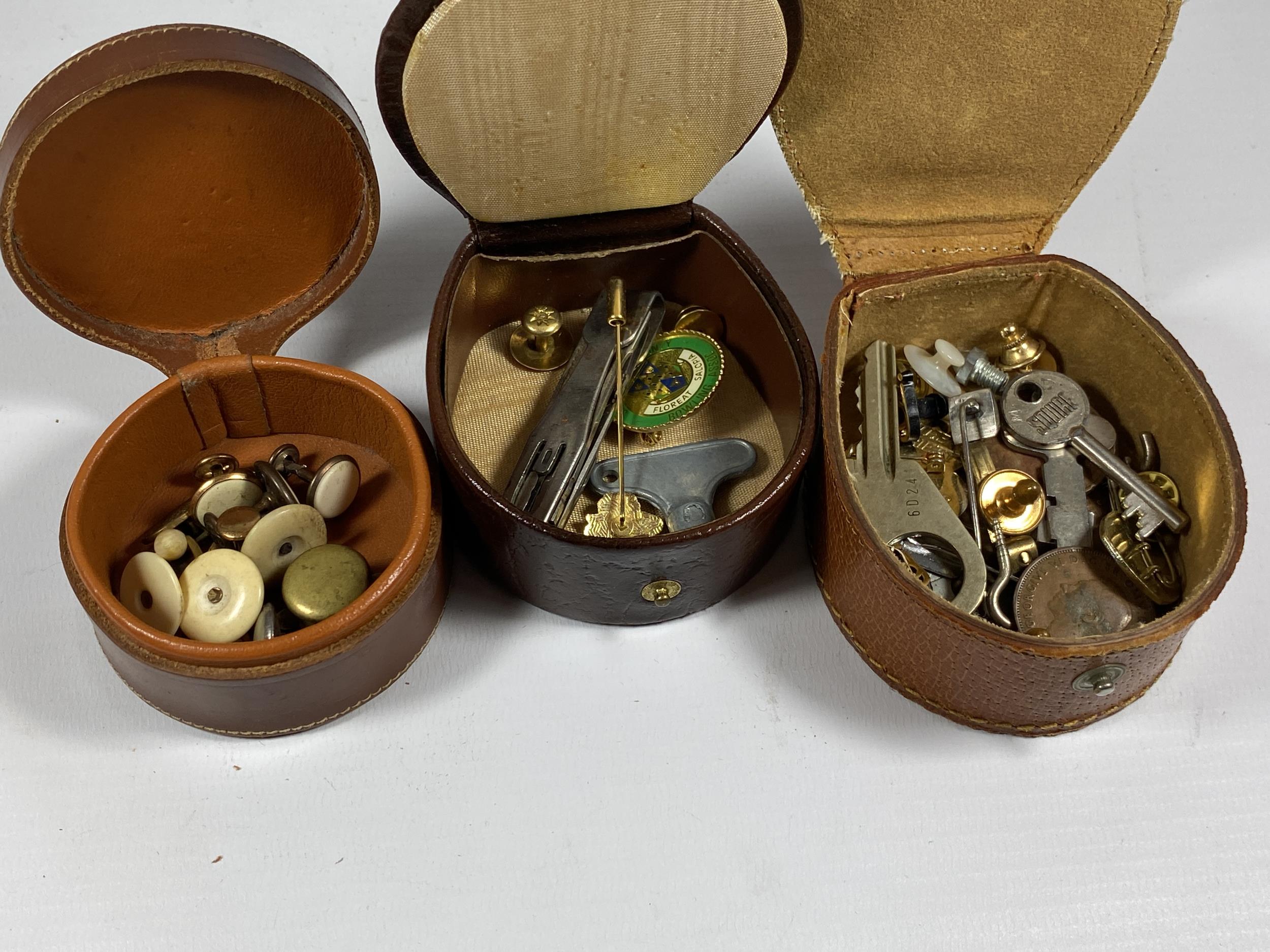 THREE SMALL BOXES OF ASSORTED CUFFLINKS AND FURTHER ITEMS