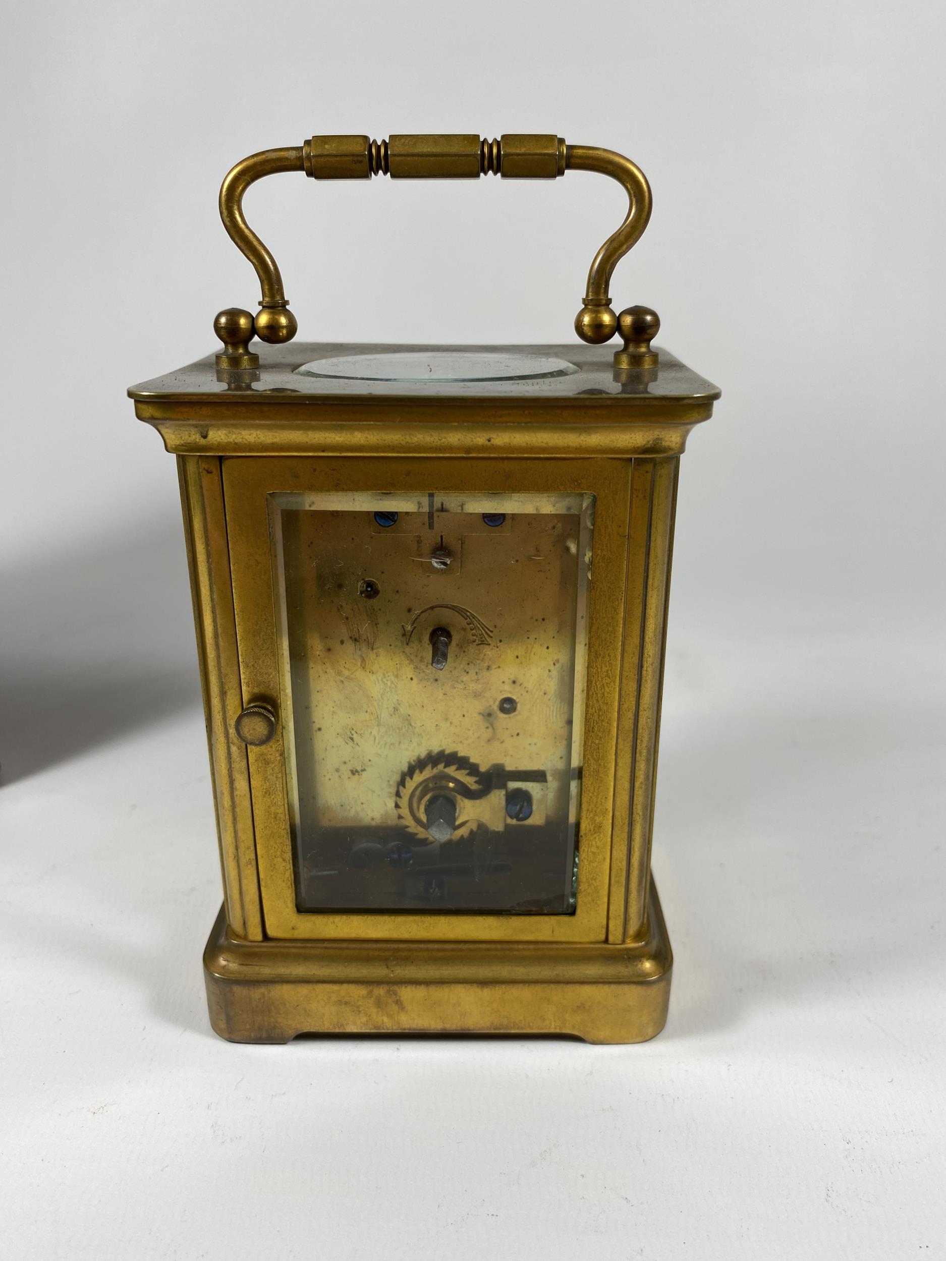 A 19TH CENTURY BRASS CASED, PROBABLY FRENCH, CARRIAGE CLOCK IN ORIGINAL LEATHER CASE, HEIGHT 14CM - Image 4 of 6