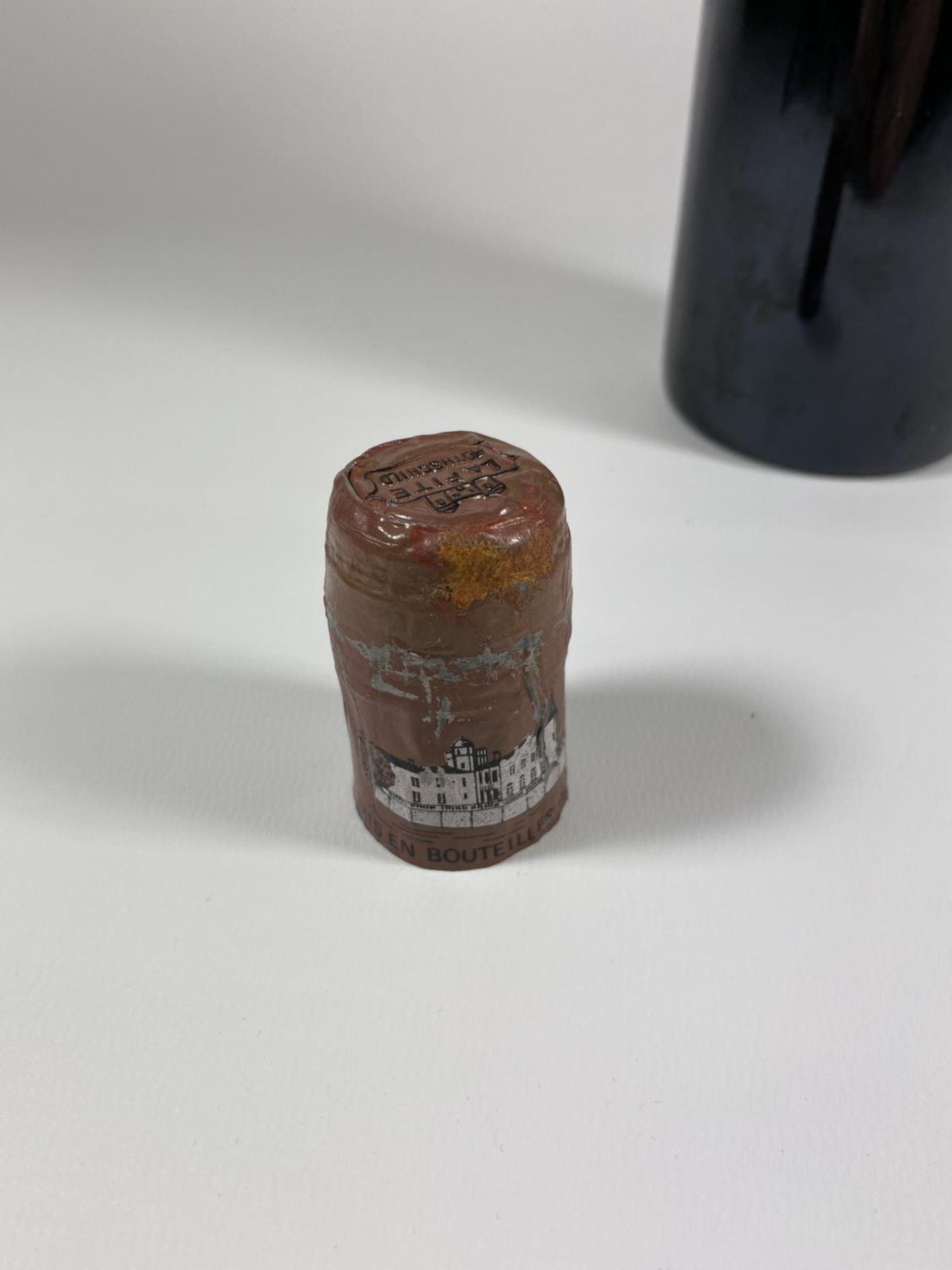 1 X 75CL BOTTLE - CHATEAU LAFITE ROTHSCHILD 1985 WINE - Image 6 of 8