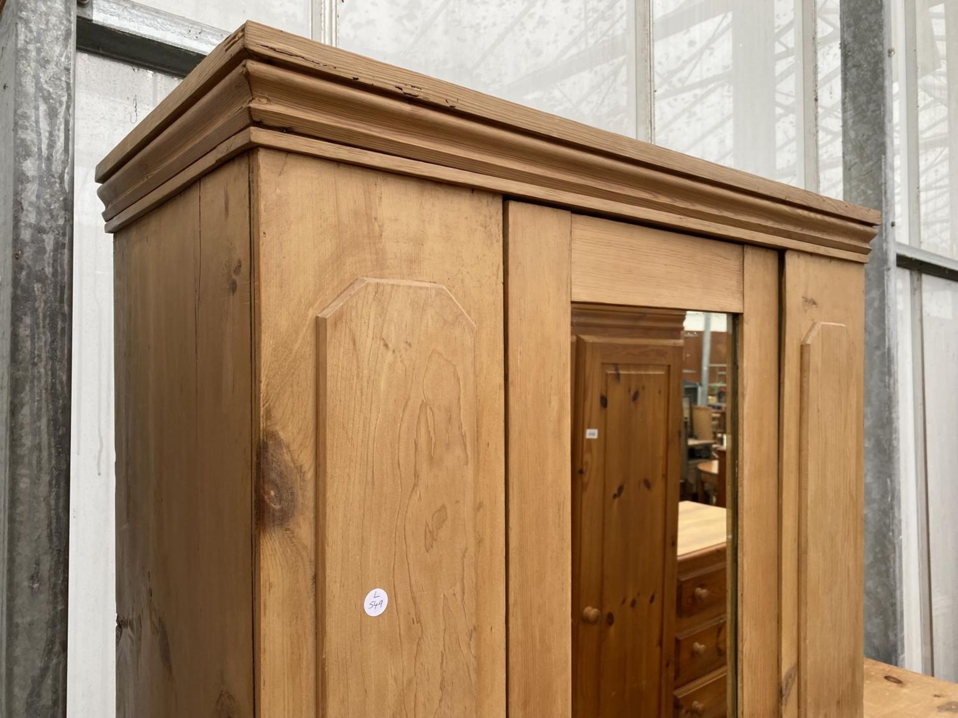 AN EARLY 20TH CENTURY PINE MIRROR-DOOR WARDROBE, 35" WIDE - Image 2 of 4