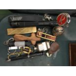 A QUIRKY VINTAGE LOT TO INCLUDE A BICYCLE BELL, KEYRINGS, MINI PLANE, TORCH, ETC