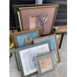 AN ASSORTMENT OF FRAMED PRINTS AND PICTURES