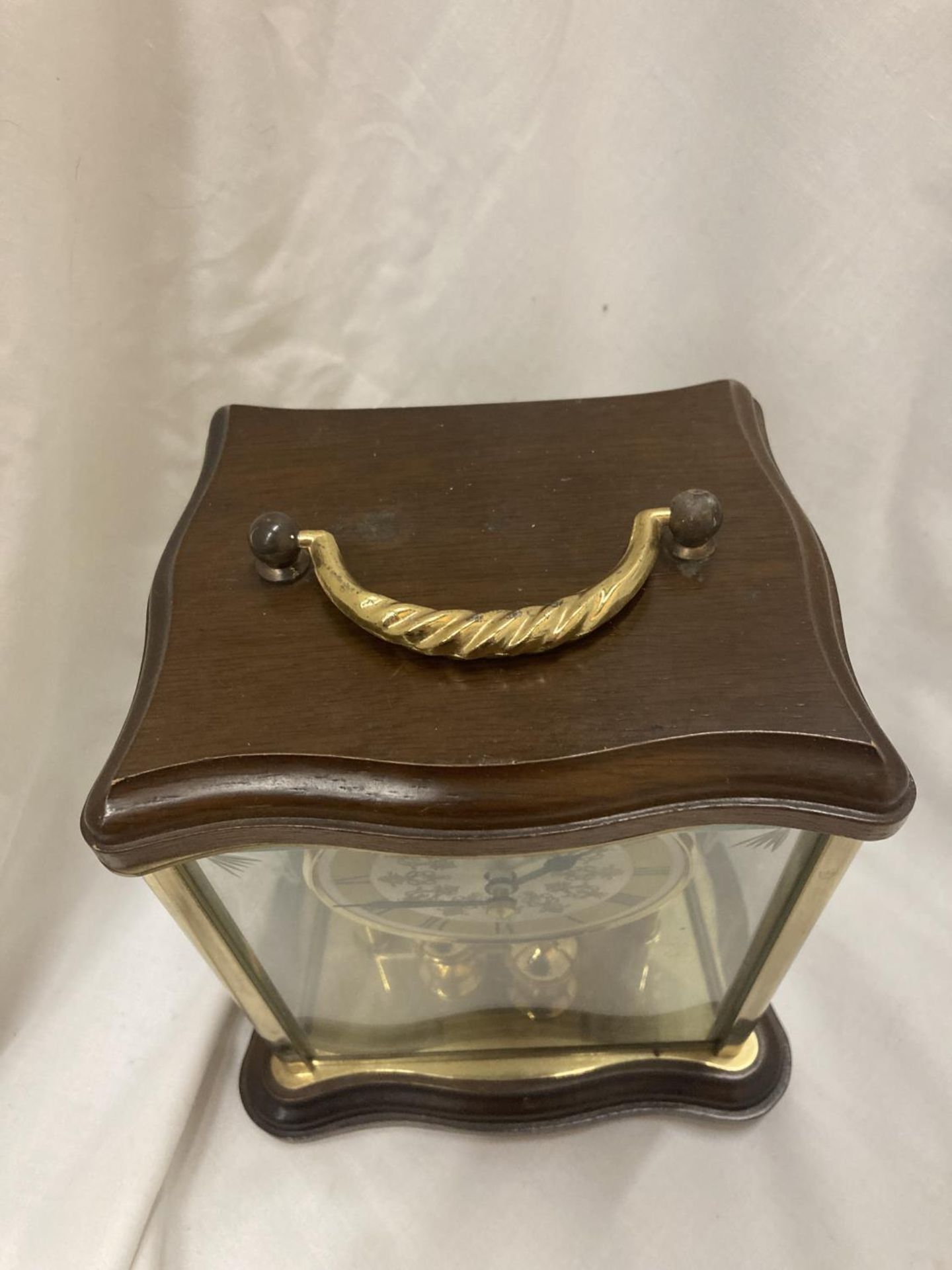 AN ACCTIM MANTLE CLOCK - Image 3 of 3