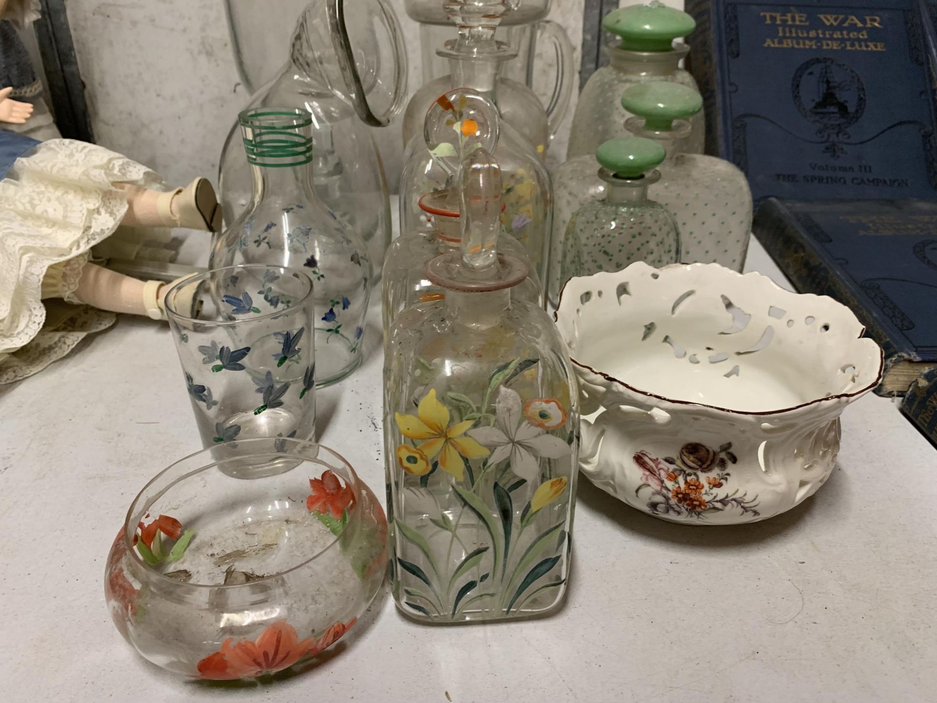 A QUANTITY OF VINTAGE GLASSWARE TO INCLUDE HANDPAINTED DECANTERS, JARS, JUGS, CANDLE HOLDER, ETC - Image 2 of 3