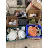 AN ASSORTMENT OF HOUSEHOLD CLEARANCE ITEMS TO INCLUDE CERAMICS ETC