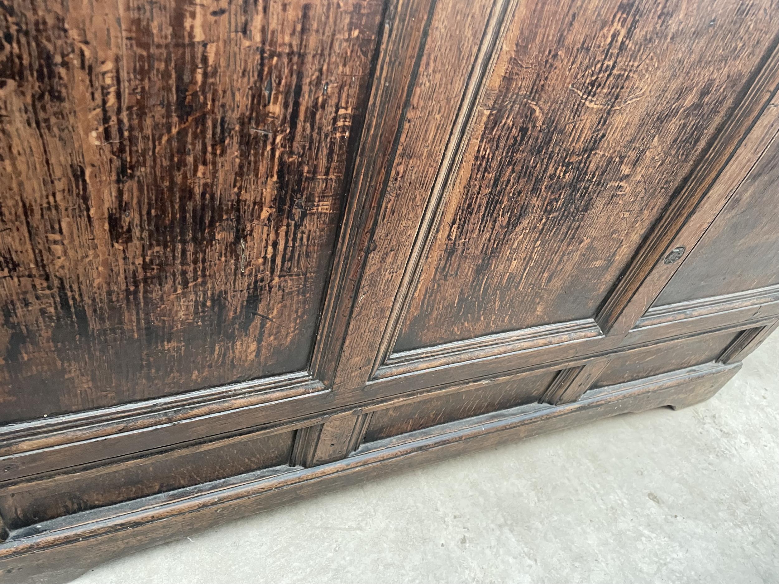 AN 18TH CENTURY OAK BLANKET CHEST WITH PANELLED FRONT, 47" WIDE - Image 4 of 6