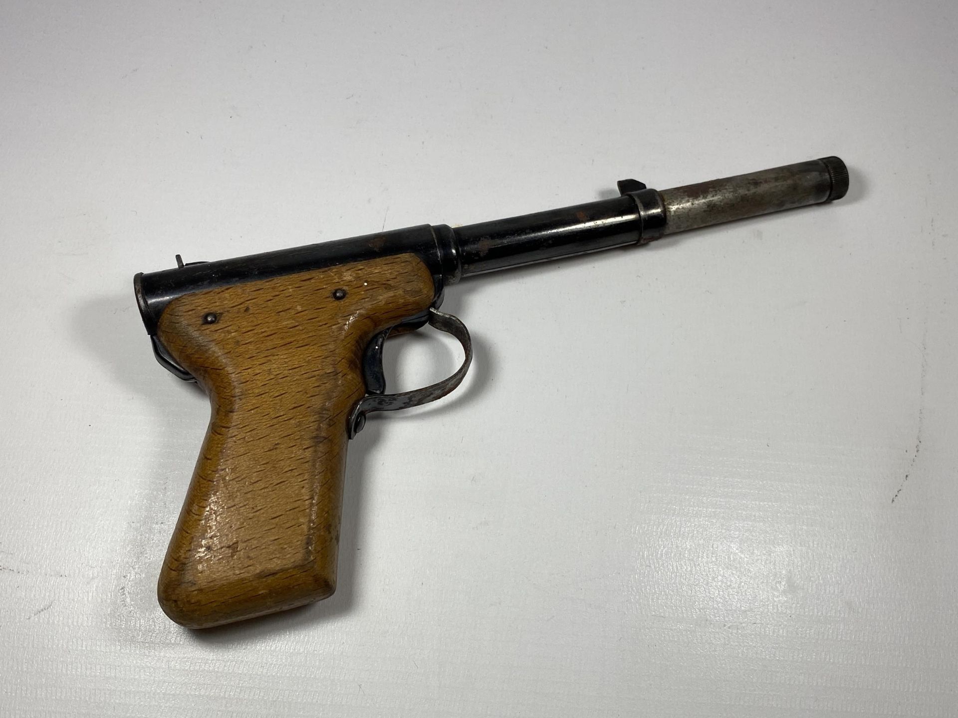 A DIANA MOD2 AIR PISTOL