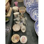 A QUANTITY OF CERAMIC ITEMS TO INCLUDE VASES, BIRDS, TRINKET POTS, ETC