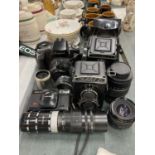 A QUANTITY OF VINTAGE CAMERAS TO INCLUDE TWO LUBITEL 2, CANON EOS, HALINA MICRO 35, LENSES, ETC