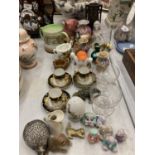 A MIXED LOT TO INCLUDE SMALL CUPS AND SAUCERS, ANIMAL FIGURES, GLASSWARE, A DOULTON MUG, ETC