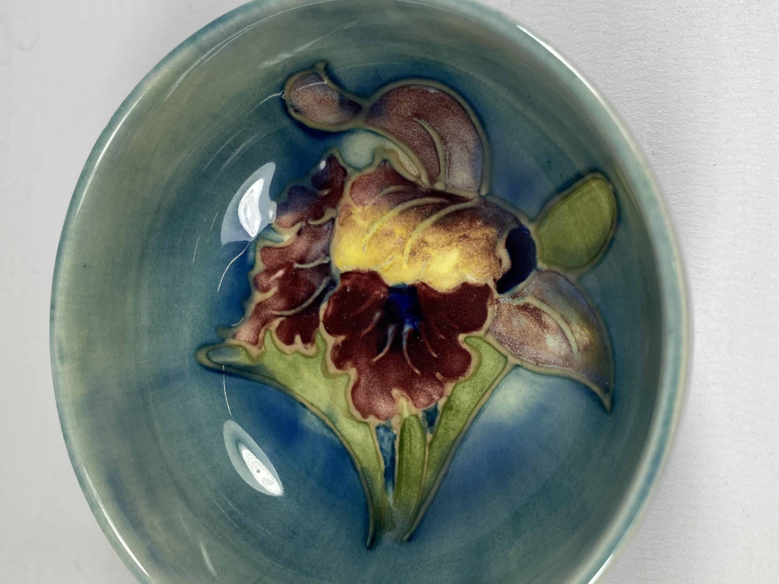 A MOORCROFT ORCHID BOWL - Image 2 of 3