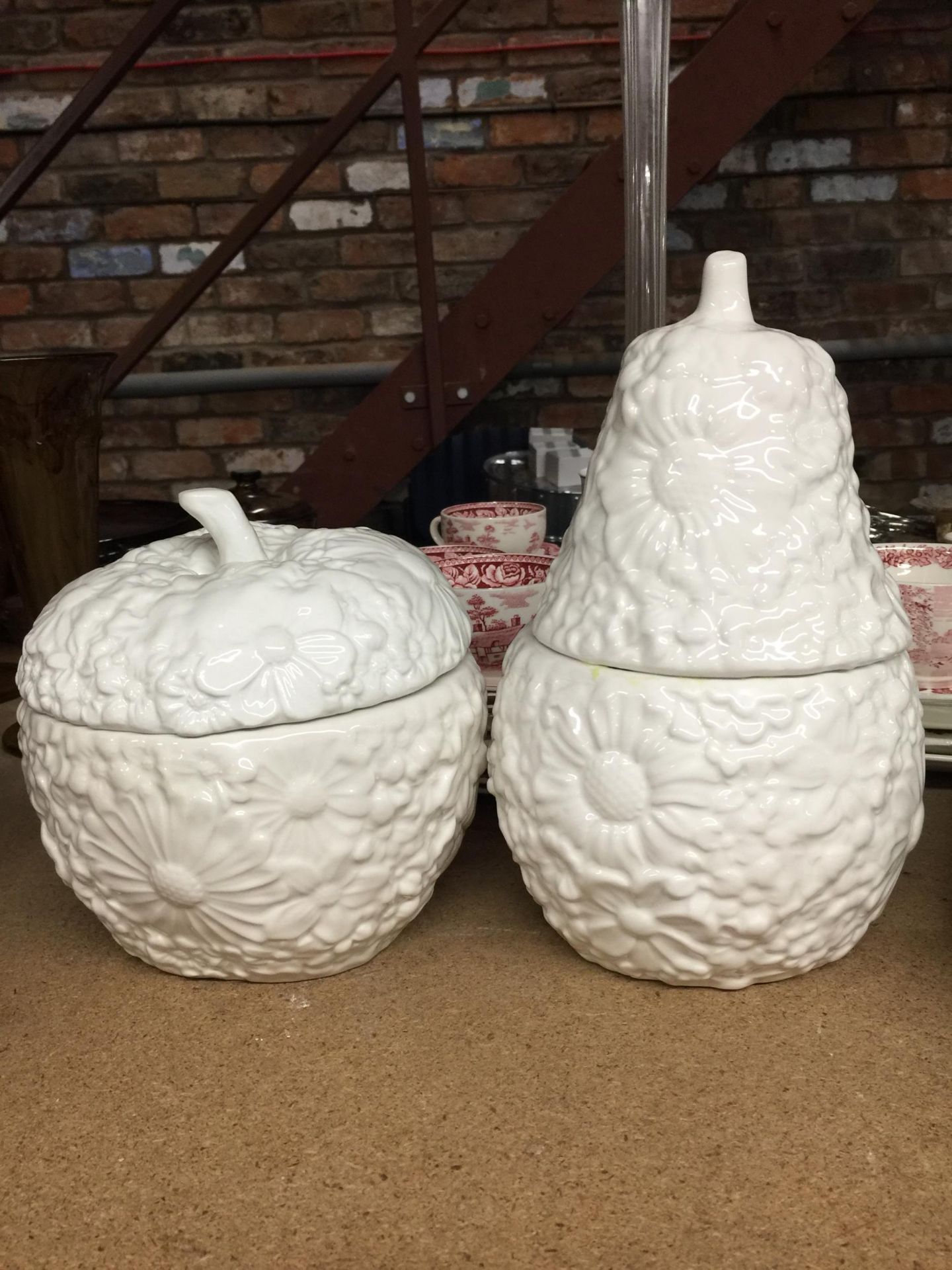 TWO LARGE CANDLE HOLDERS IN THE SHAPE OF AN APPLE AND A PEAR WITH CANDLES - Image 2 of 2