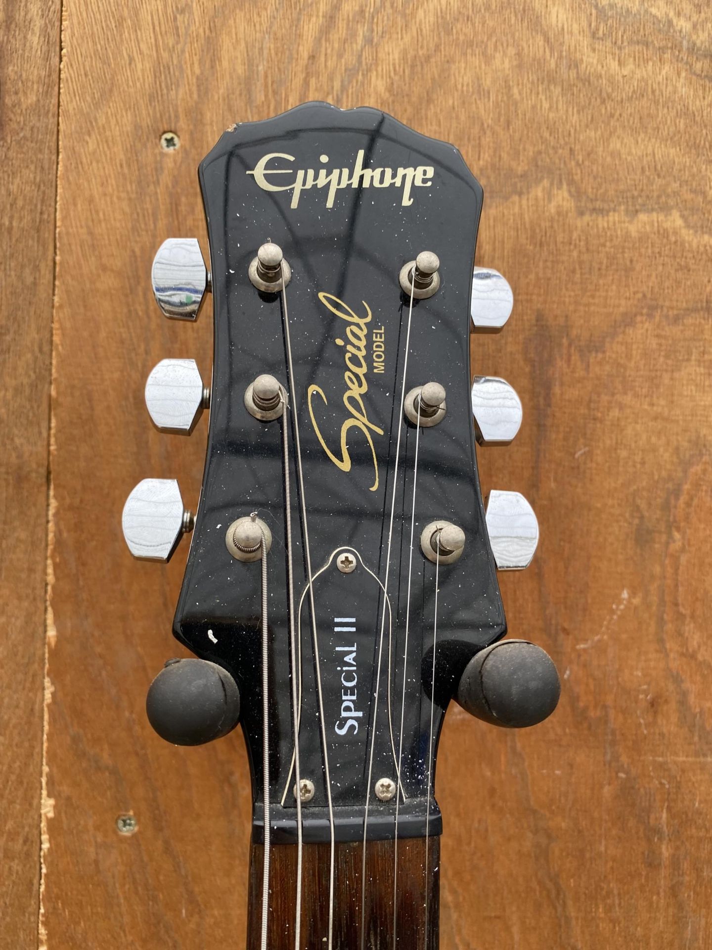 AN EPIPHONE SPECIAL MODEL ELECTRIC GUITAR - Bild 3 aus 3