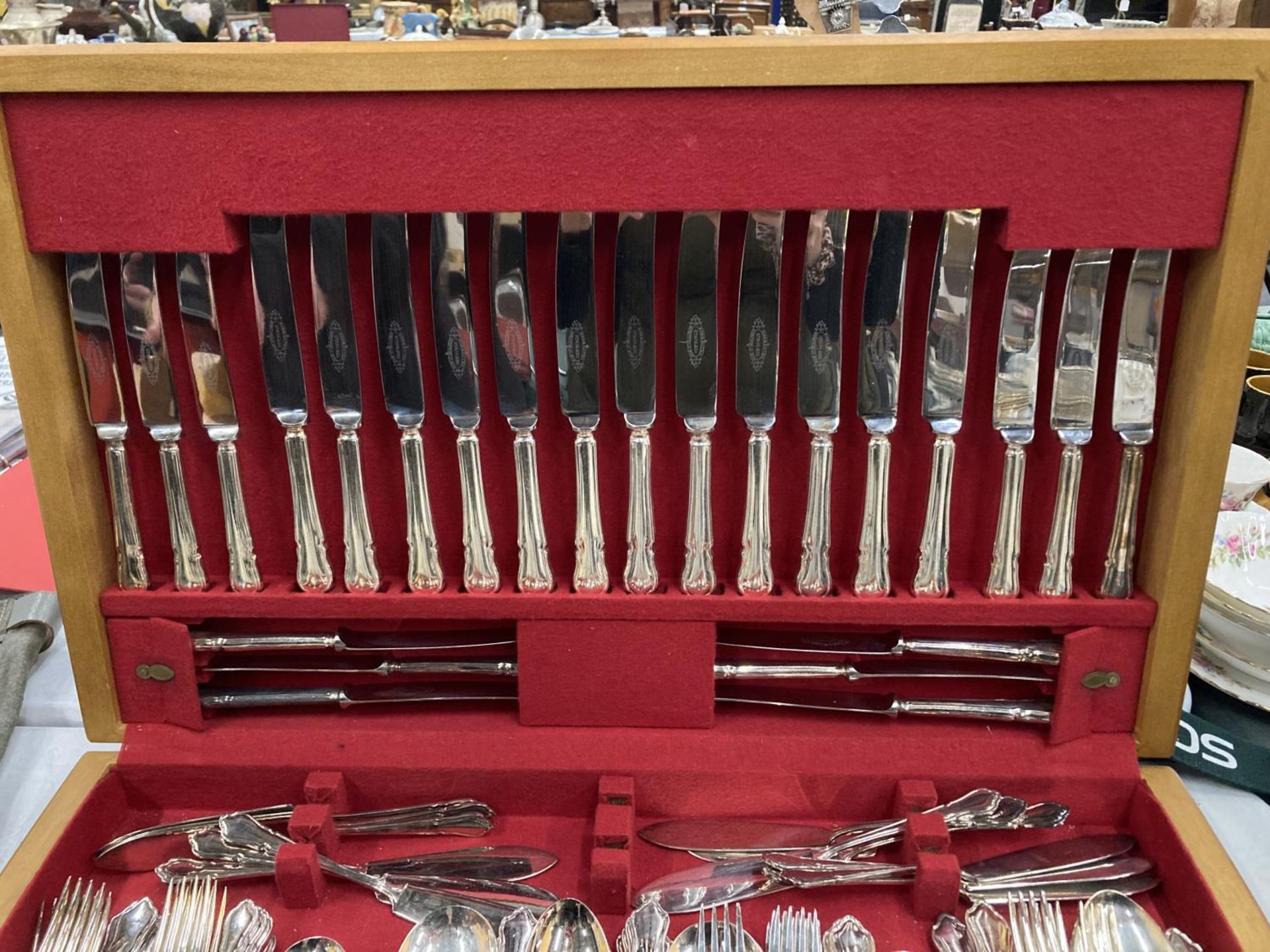 A LARGE CANTEEN OF CUTLERY IN A TEAK BOX - Image 2 of 4