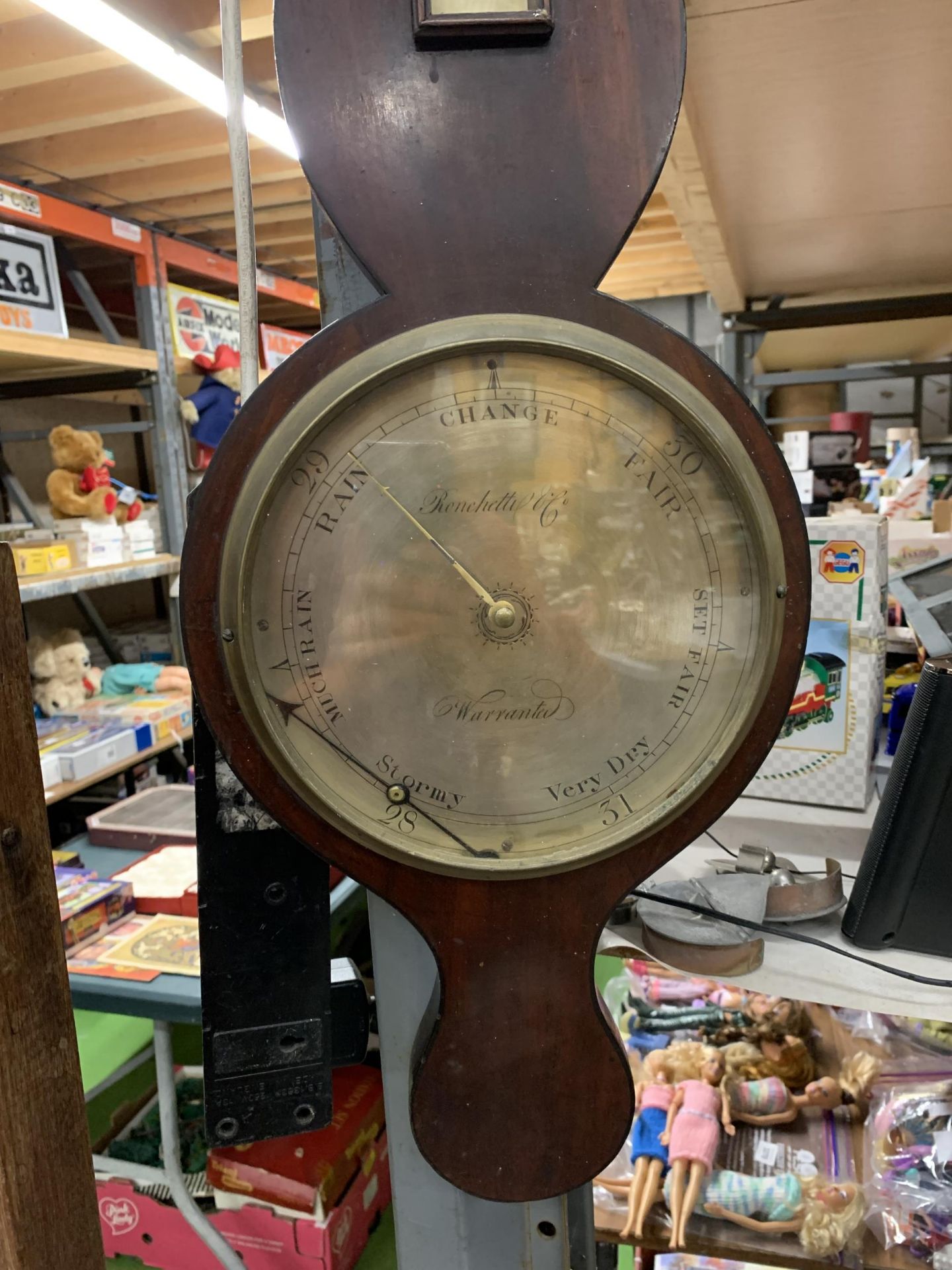 AN EARLY 19TH CENTURY 'RONCHETTI & CO' MAHOGANY CASED BAROMETER WITH BRASS DIAL- HAND NEEDS RE- - Image 2 of 3