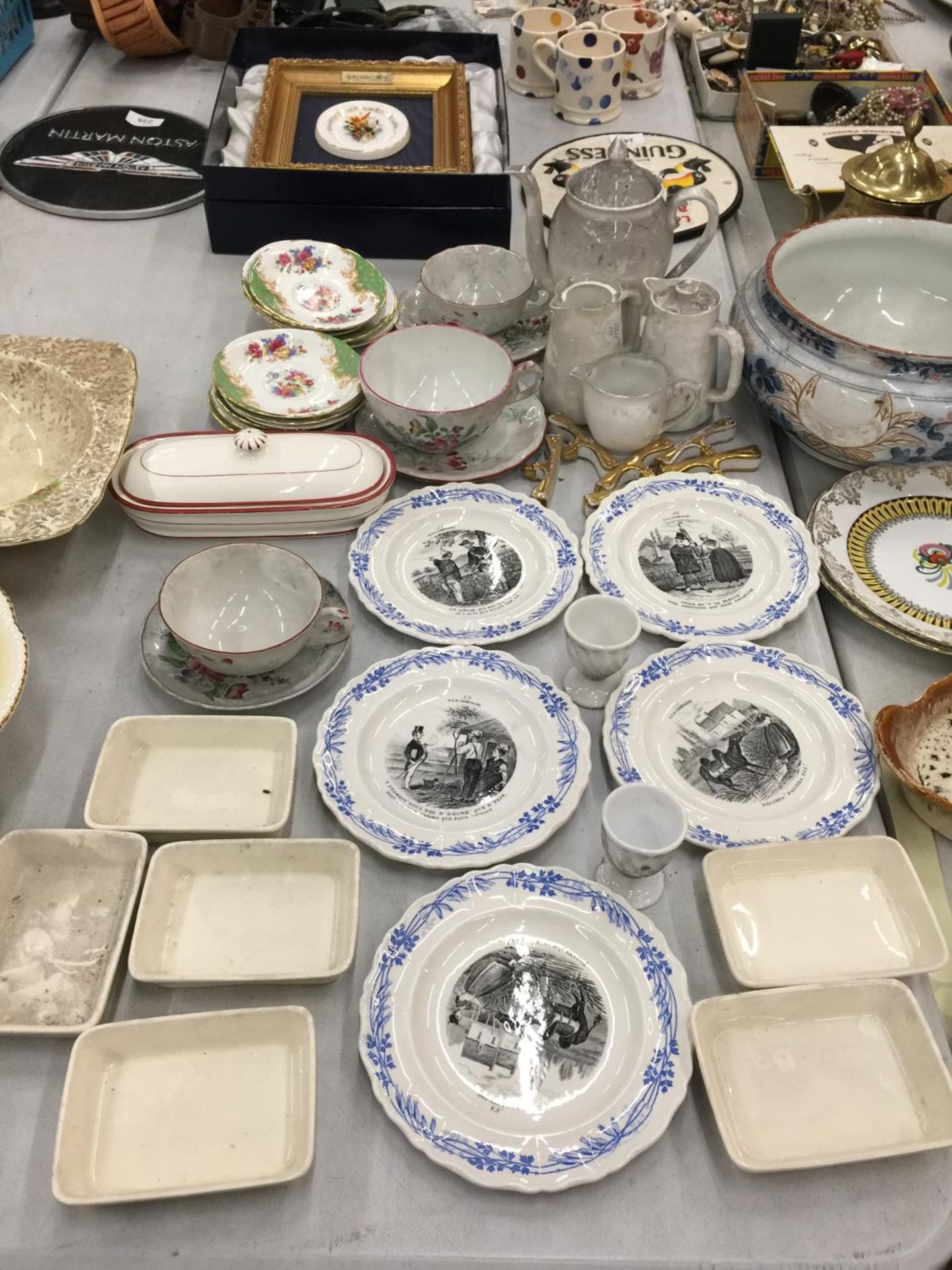 A QUANTITY OF CERAMIC ITEMS TO INCLUDE FRENCH TRANSFER PRINTED PLATES, A FRENCH COFFEE POT, WATER