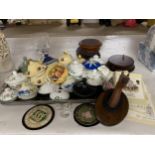 A MIXED VINTAGE LOT TO INCLUDE TEAPOT LIDS, A BESWICK HORSES HEAD WALL PLAQUE - EAR A/F, TRENT AND