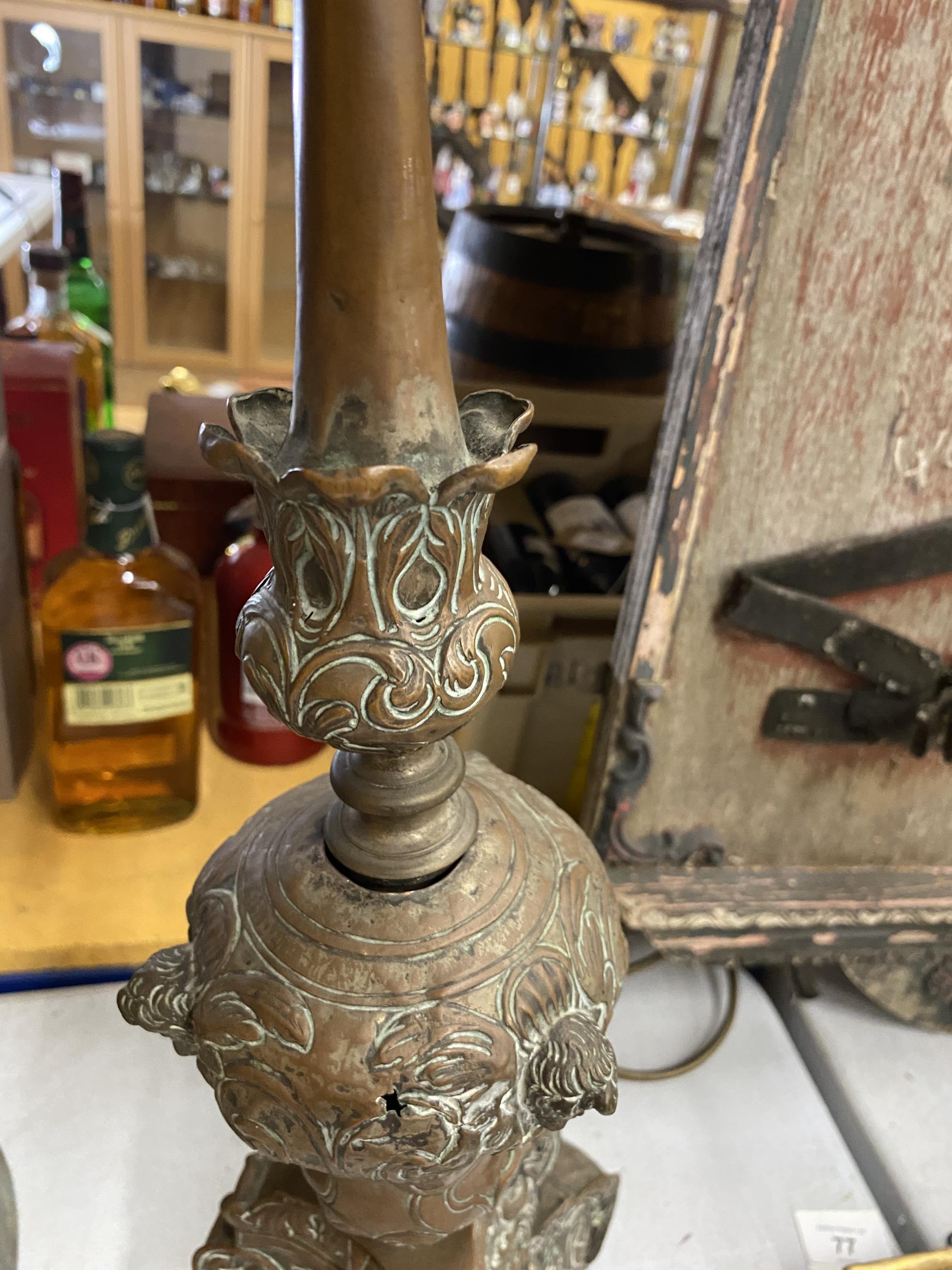 A VINTAGE COPPER LAMP BASE - Image 3 of 3