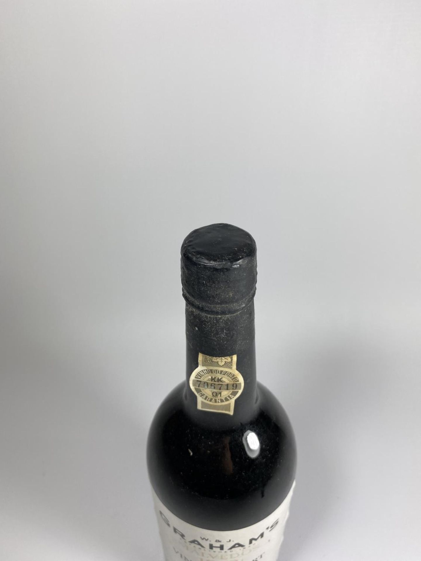 1 X 75CL BOTTLE - GRAHAMS MALVEDOS 1979 VINTAGE PORT - Image 3 of 4