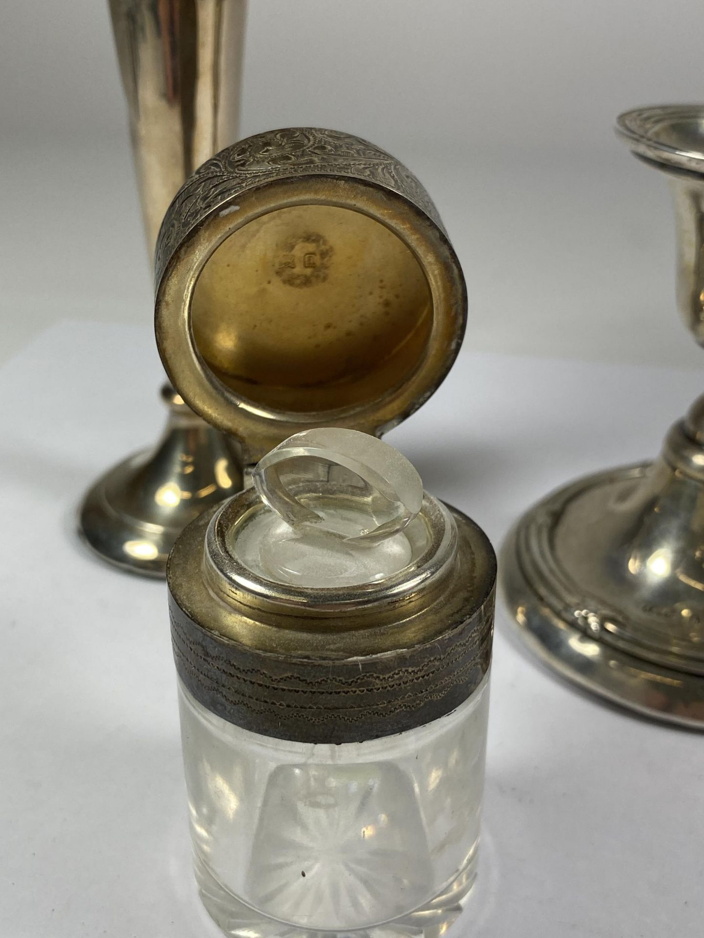 THREE HALLMARKED SILVER ITEMS - POSY VASE, CANDLESTICK AND PERFUME BOTTLE - Image 4 of 4