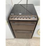 A ZANUSSI FREESTANDING ELECTRIC OVEN AND HOB