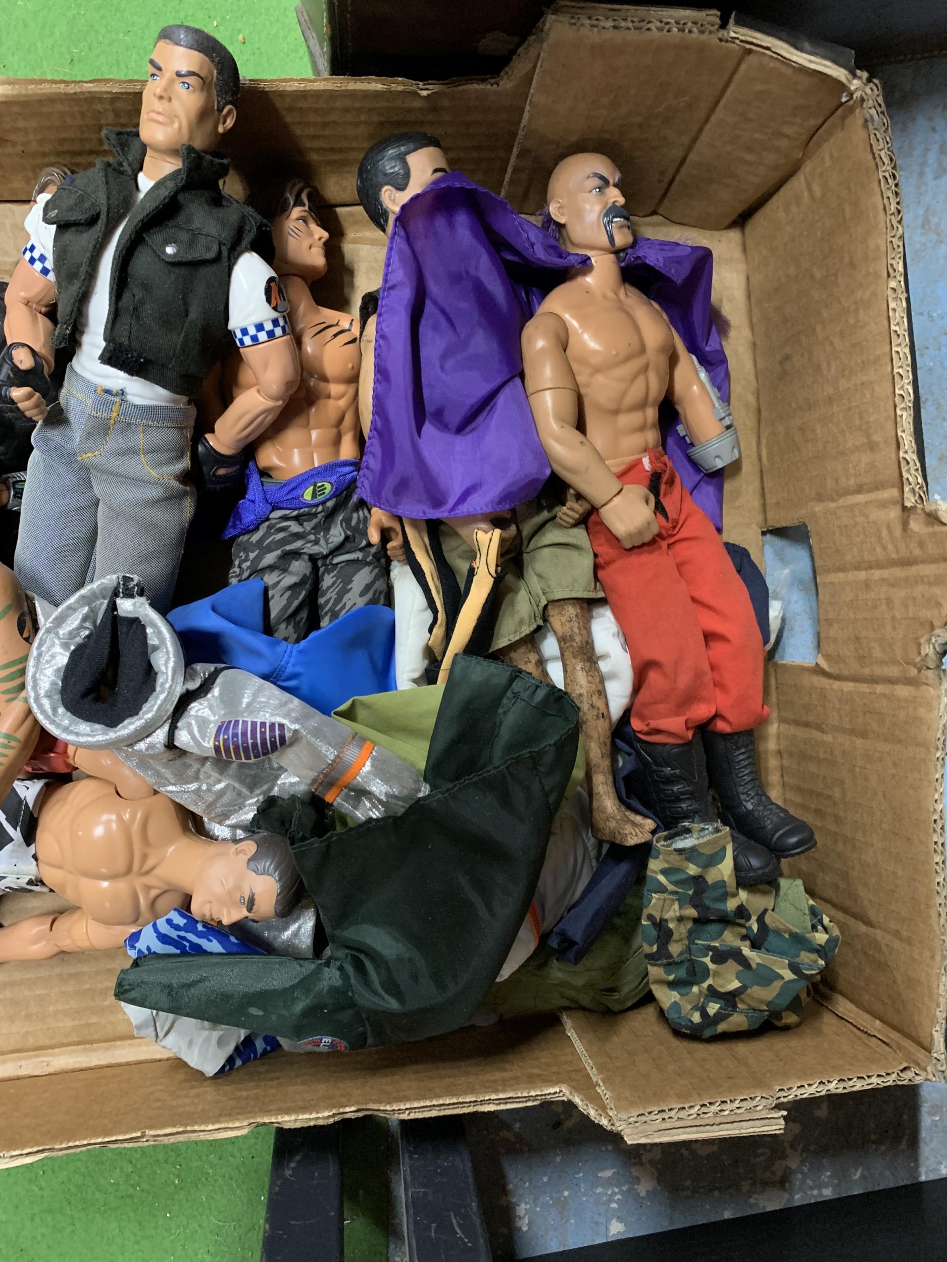 A BOX OF ASSORTED ACTION MAN FIGURES - Image 3 of 3