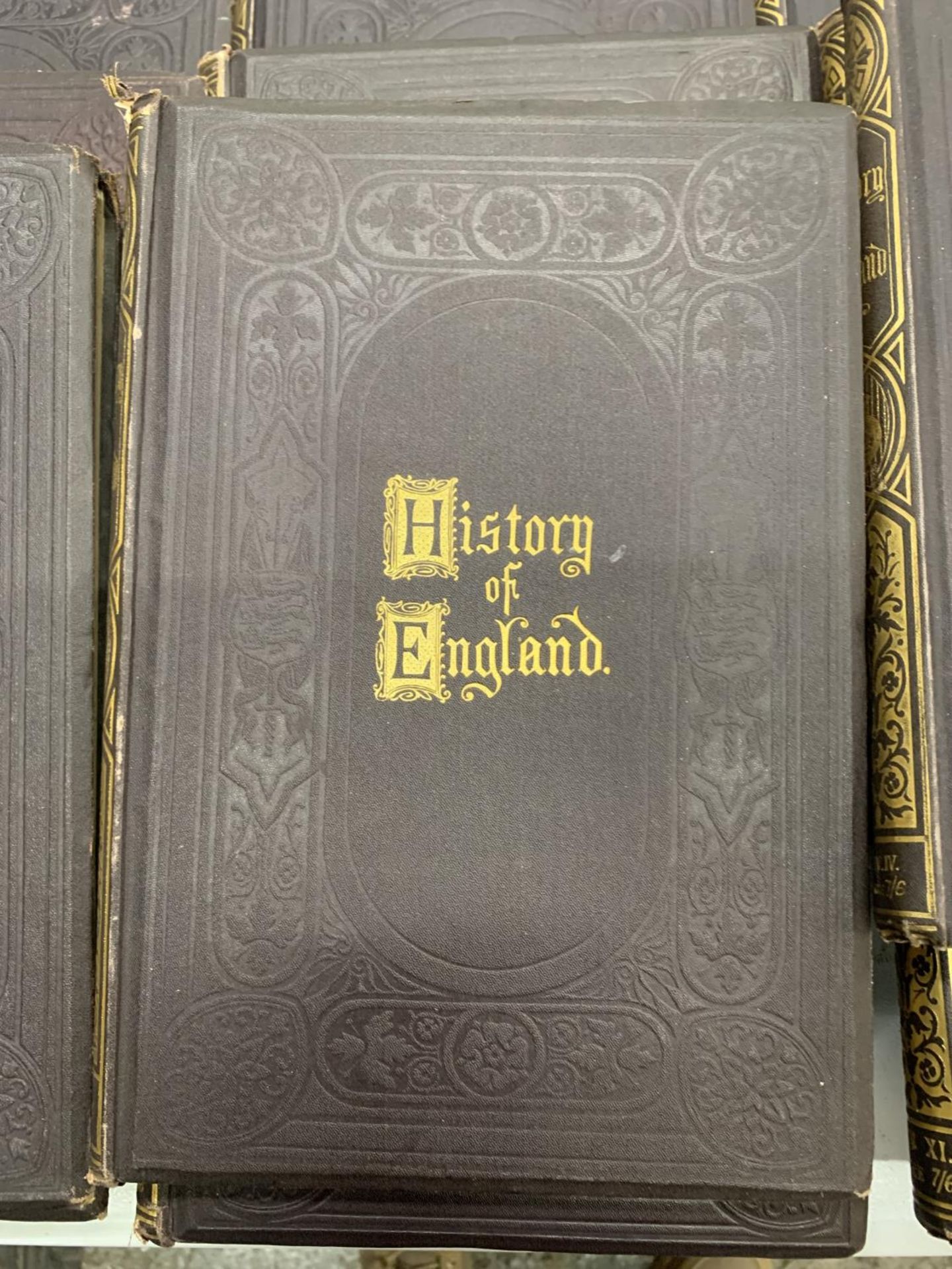 TWELVE BOOKS DEPICTING THE HISTORY OF ENGLAND BY THE LONDON PRINTING AND PUBLISHING COMPANY - Bild 2 aus 3