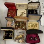 A LARGE MIXED LOT OF CUFFLINKS TO INCLUDE BOXED WEDGWOOD JASPERWARE SILVER EXAMPLES ETC