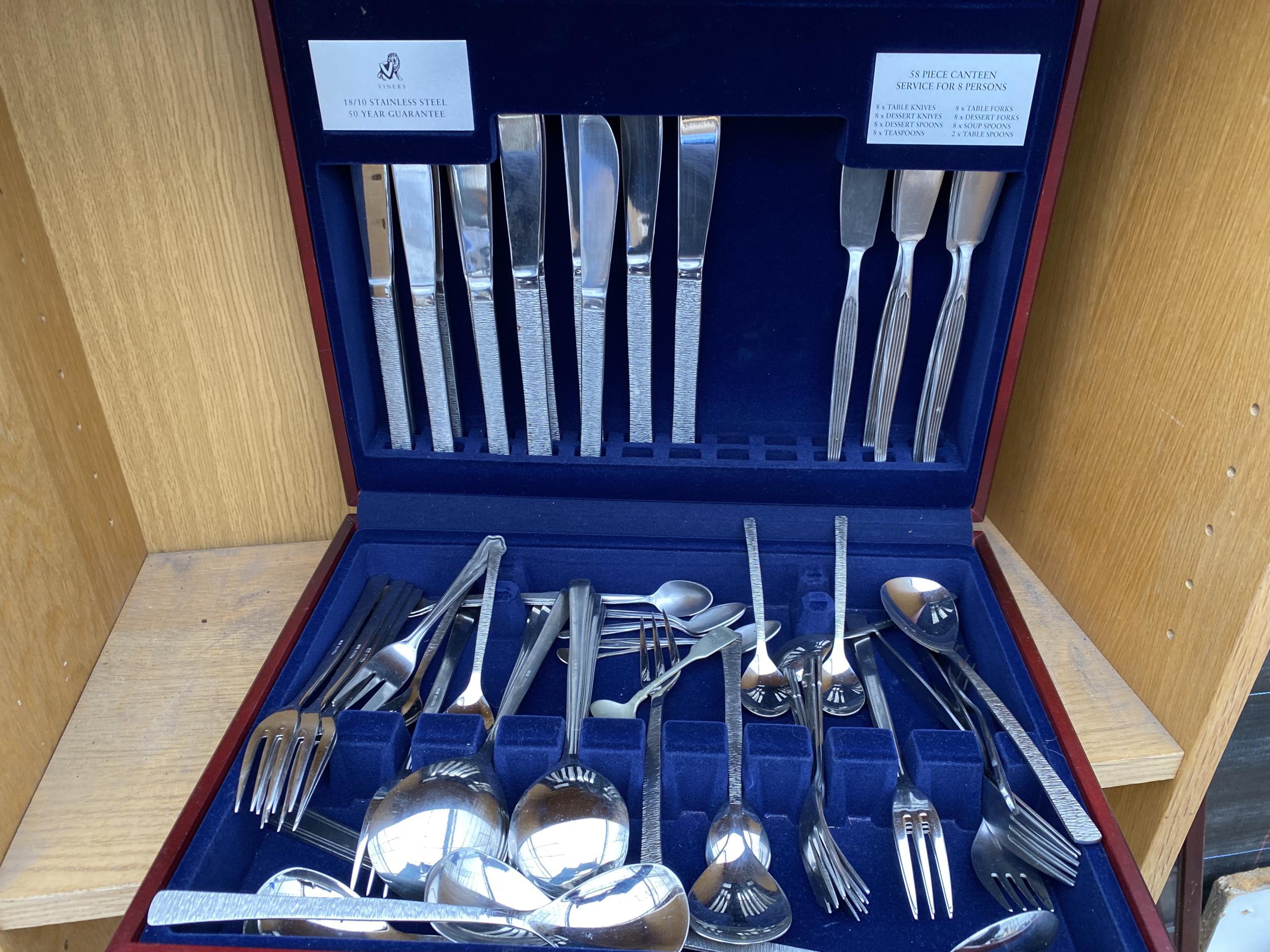 A WOODEN CASED VINERS STAINLESS STEEL CANTEEN OF CUTLERY - Image 2 of 4