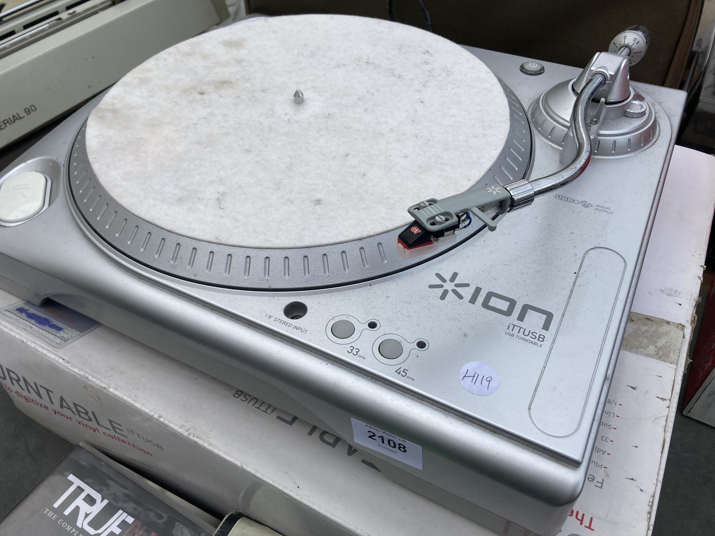 AN ION USB TURNTABLE AND AN ASSORTMENT OF 7" SINGLES - Image 2 of 4