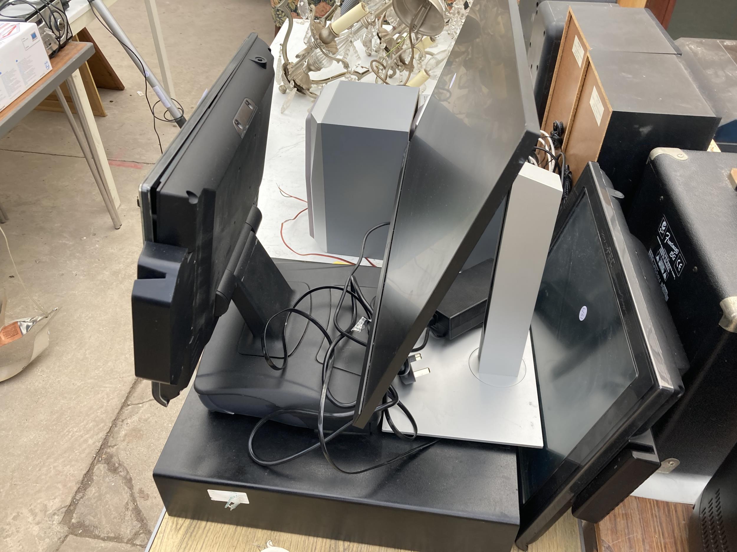 A HP COMPUTER MONITOR, A TILL SCREEN AND A CASH DRAWER - Image 3 of 4