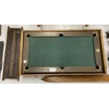 A VINTAGE BOXED SALESMAN'S MINIATURE SNOOKER / BILLIARDS TABLE WITH SNOOKER SCORER (MISSING ONE