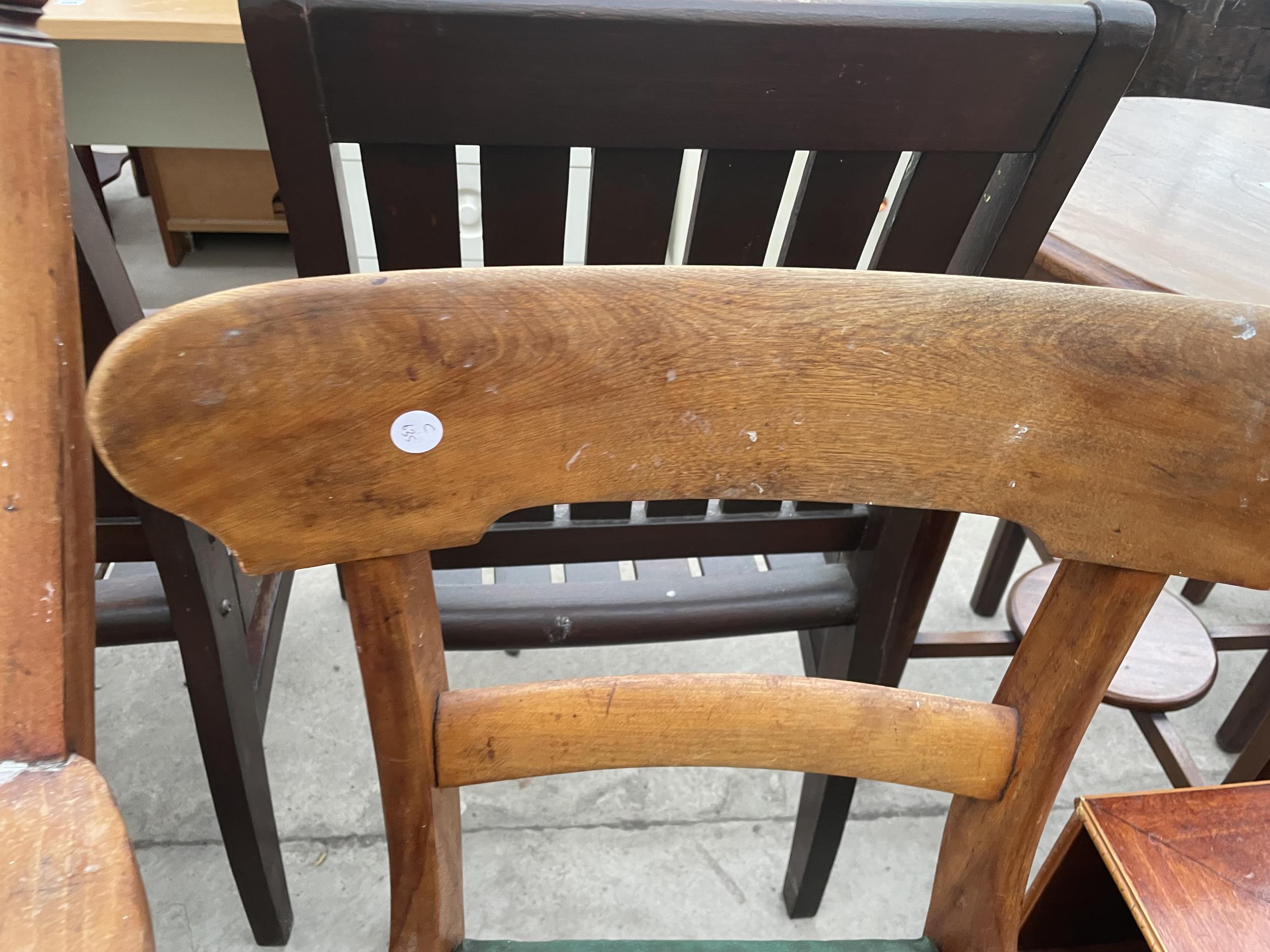 A VICTORIAN ELM AND BEECH FARMHOUSE CHAIR AND SATINWOOD DINING CHAIR - Image 4 of 5