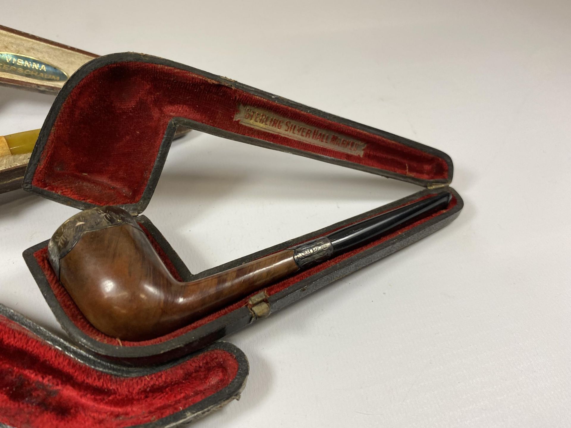 THREE VINTAGE PIPES TO INCLUDE A HALLMARKED SILVER EXAMPLE, MEERSHAM ETC - Bild 3 aus 4